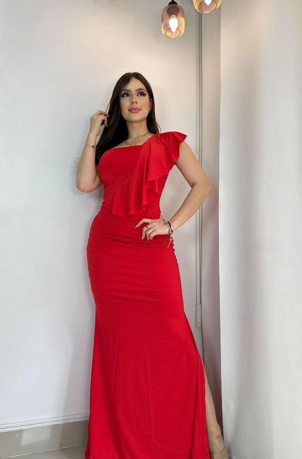 Traje rojo one shoulder