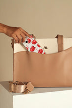 Cargar imagen en el visor de la galería, Cartera amaranta
