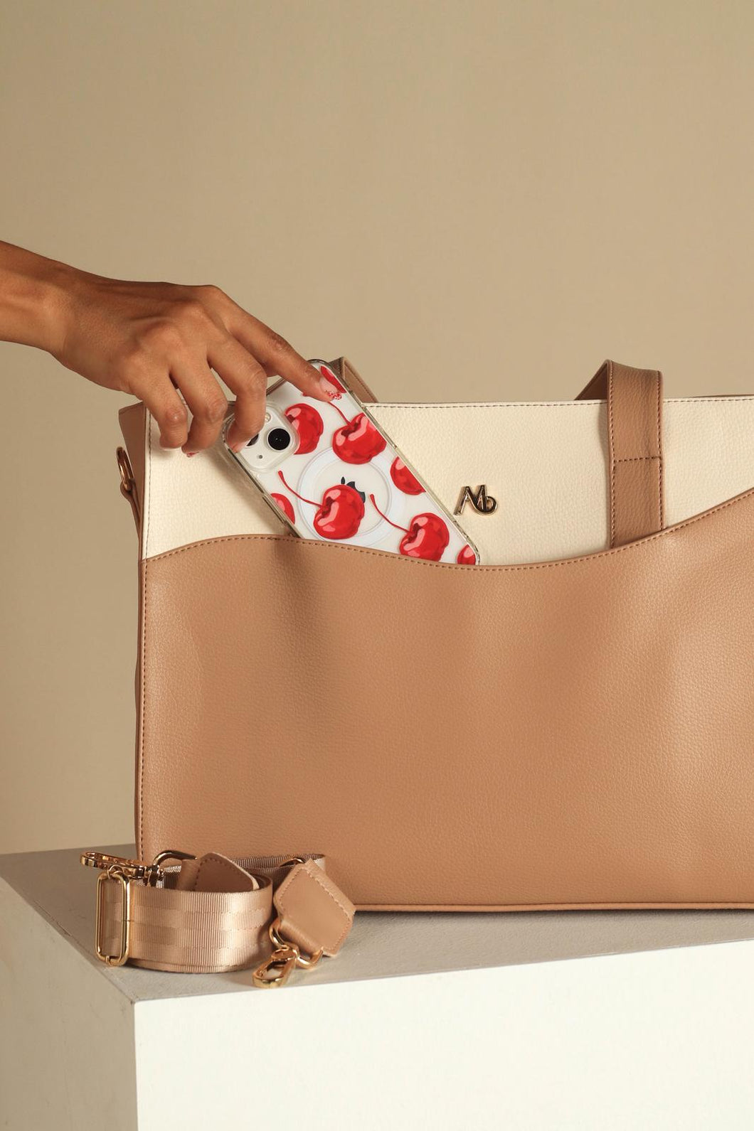 Cartera amaranta
