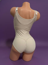 Cargar imagen en el visor de la galería, PILAR
